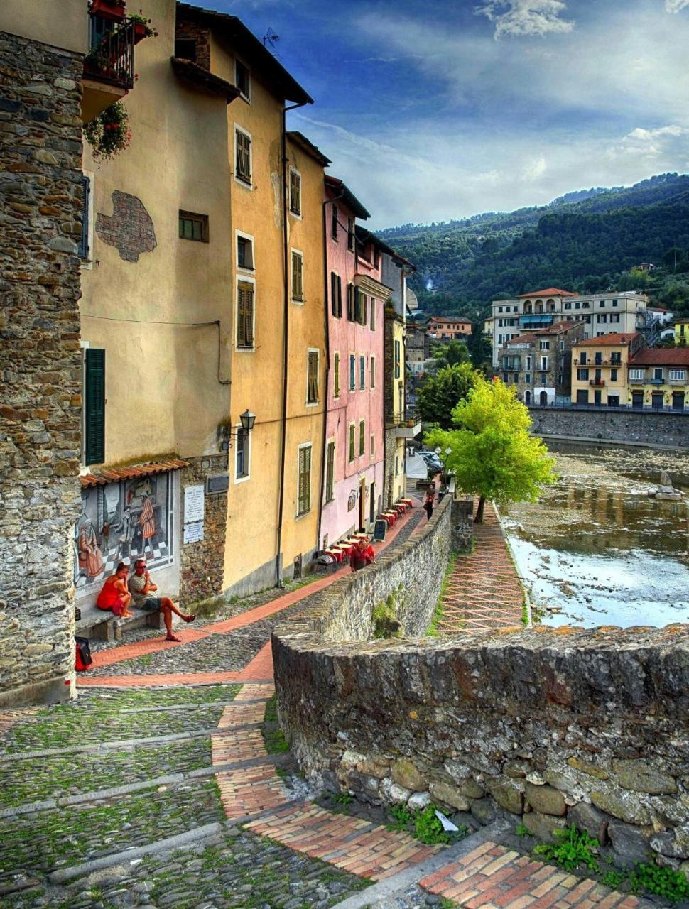 Villa Stardust - Bedbluesky Dolceacqua Esterno foto